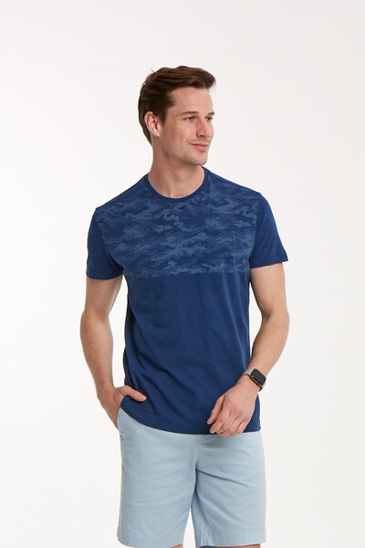 Синяя мужская футболка с круглым вырезом - Thumbnail