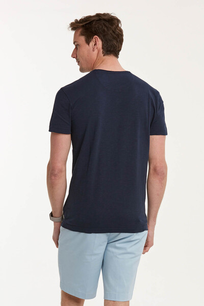Простая расклешенная мужская футболка из джерси с круглым вырезом - Thumbnail