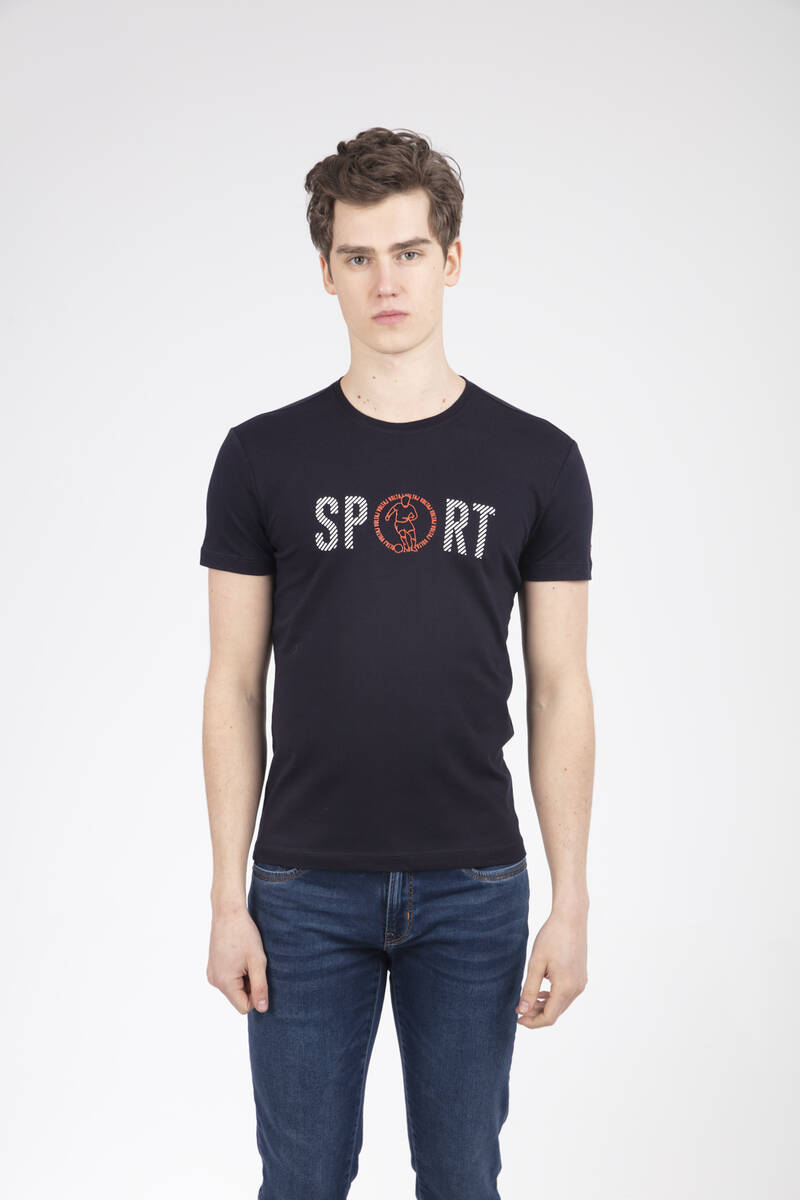 Мужская футболка с круглым вырезом и спортивным принтом