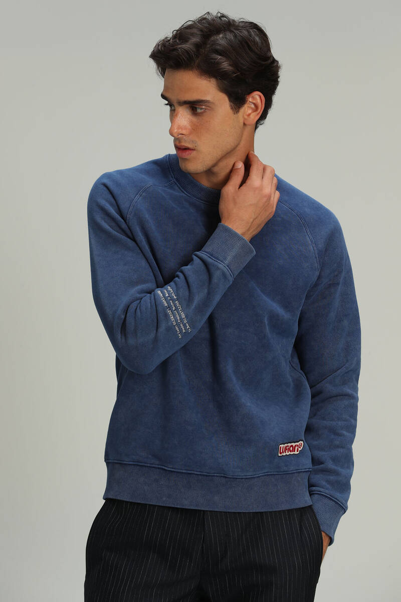 Amor Crew Neck Men's Sweatshirt - 11