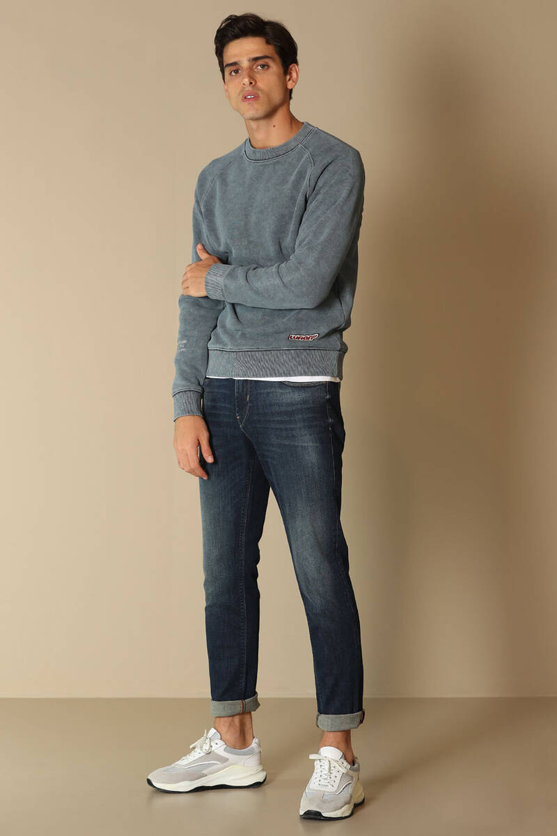 Amor Crew Neck Men's Sweatshirt - 16