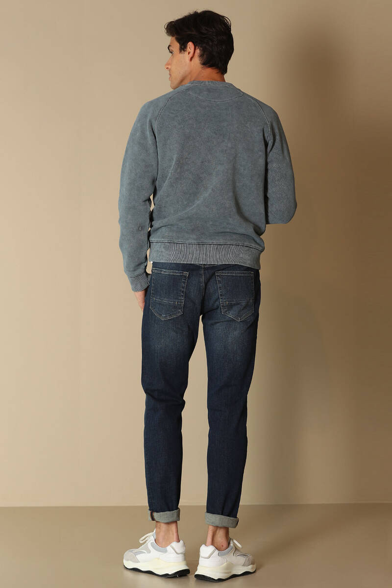 Amor Crew Neck Men's Sweatshirt - 17