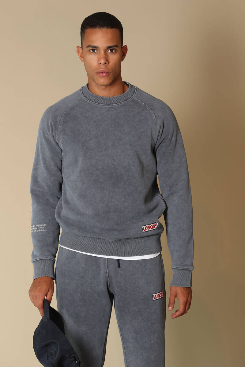 Amor Crew Neck Men's Sweatshirt - 24