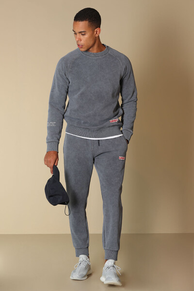 Amor Crew Neck Men's Sweatshirt - 28