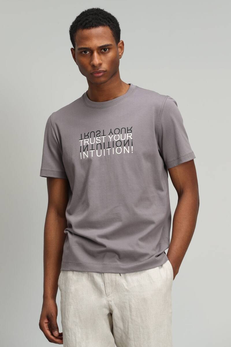 Arezzo Modern Graphic T-Shirt - 1