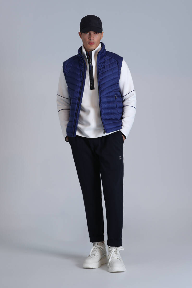 Axel Goose Down Men's Vest in Saks - 2