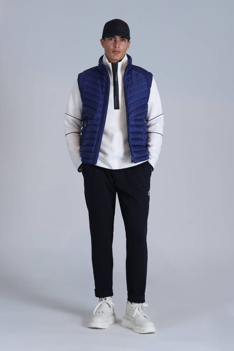 Axel Goose Down Men's Vest in Saks - 4