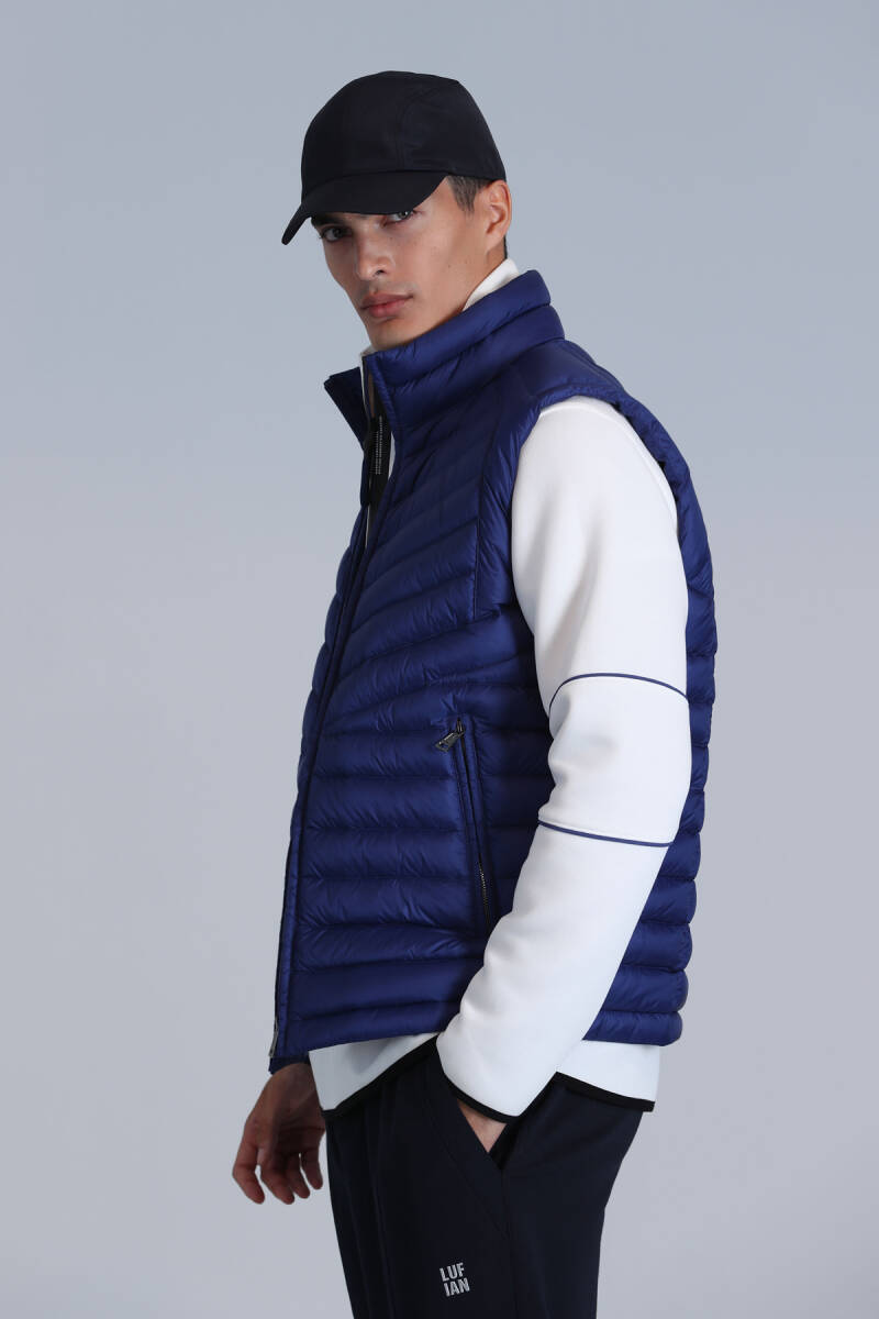 Axel Goose Down Men's Vest in Saks - 5