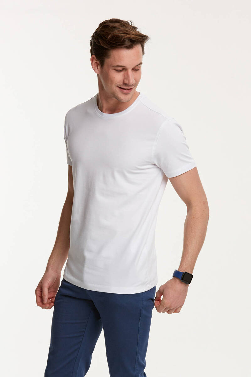 Базовая мужская футболка с круглым вырезом
