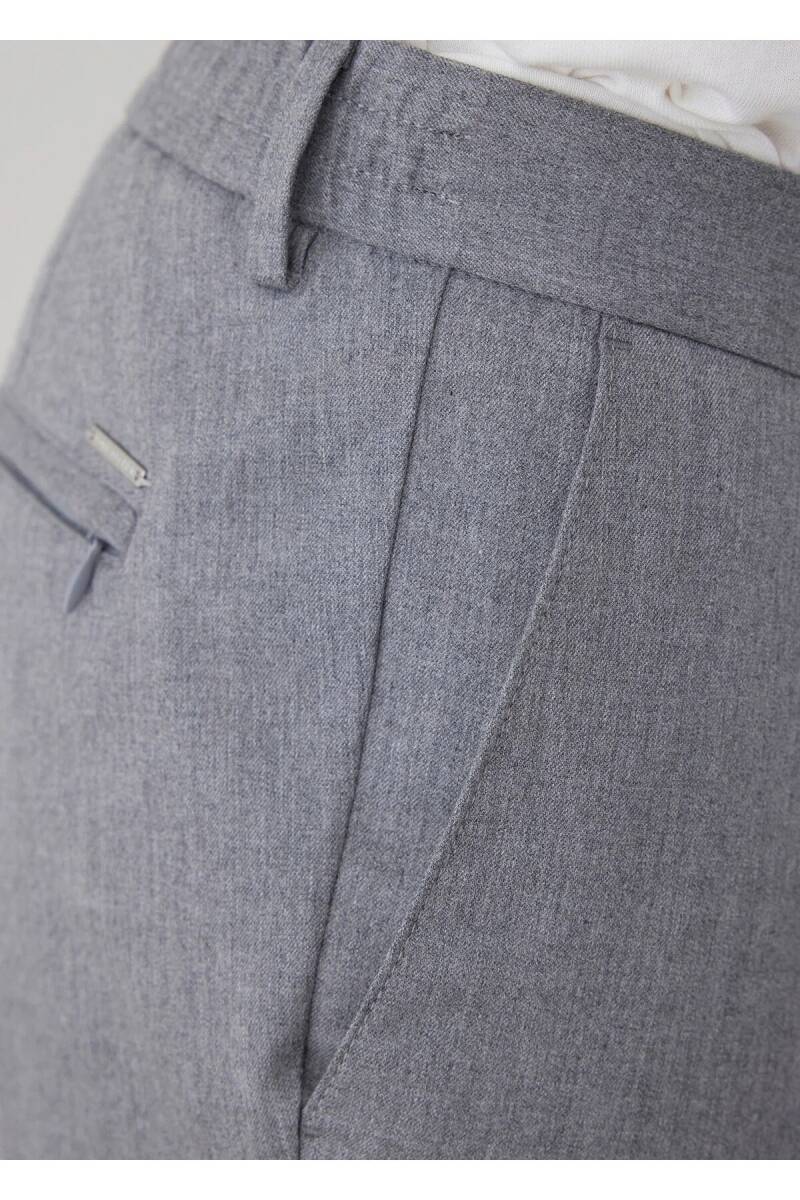Bohoo Gray Pleated Chino Trousers - 4