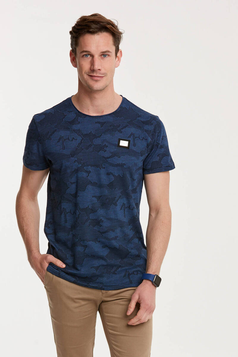 Camouflage Patterned Sausage Collar Men's T-Shirt