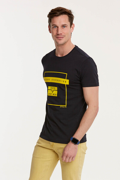 VOLTAJ - Мужская футболка с круглым вырезом и принтом FUTURE GENERATION (1)