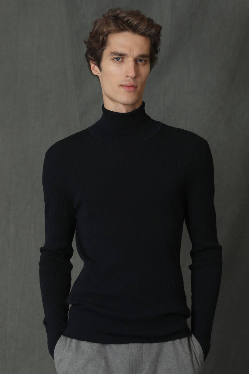 Grant Men's Turtleneck Sweater