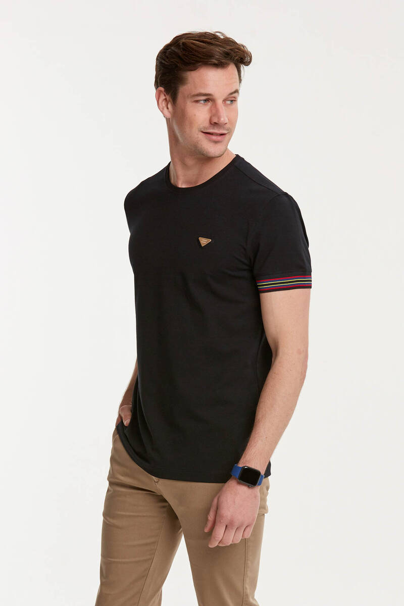 Metal Crest Sleeves Ribbed Round Neck Men's T-shirt