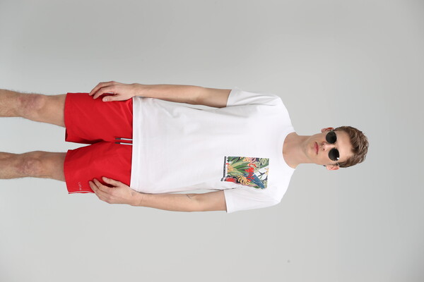 Monato Modern Graphic T-Shirt - Thumbnail