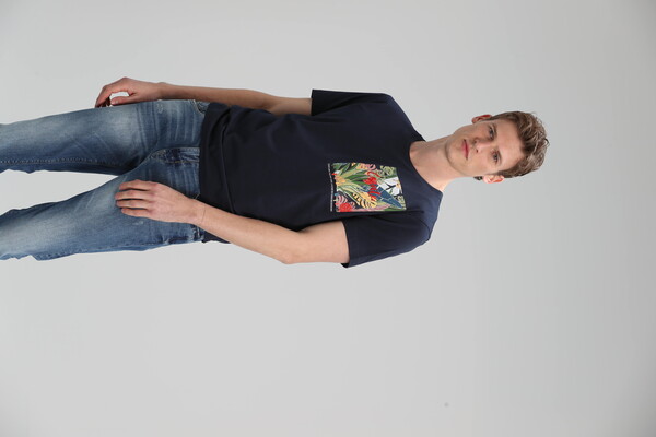 LUFIAN - Monato Modern Graphic T-Shirt (1)