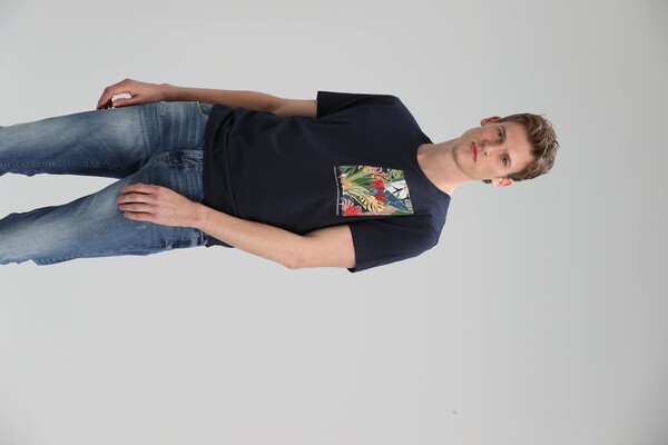 Monato Modern Graphic T-Shirt - 2