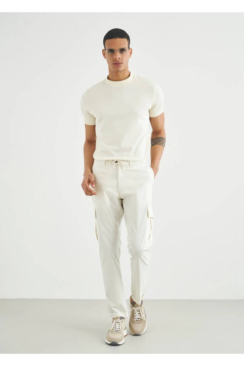 Moria Off White Color Cargo Pants - 1