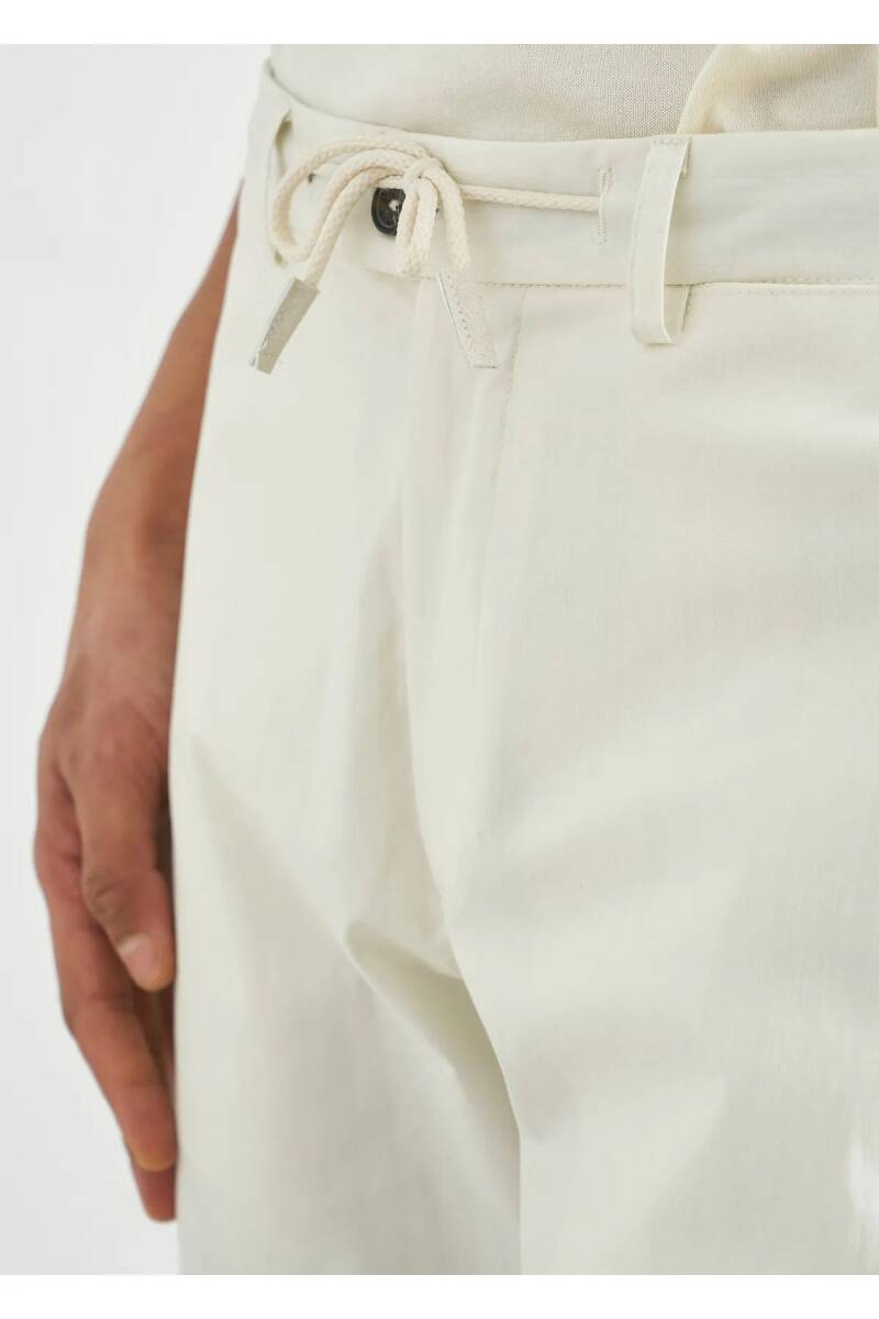Moria Off White Color Cargo Pants - 2