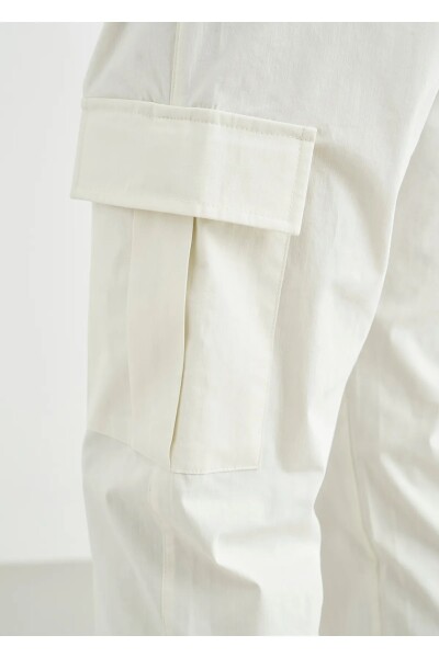 Moria Off White Color Cargo Pants - 4