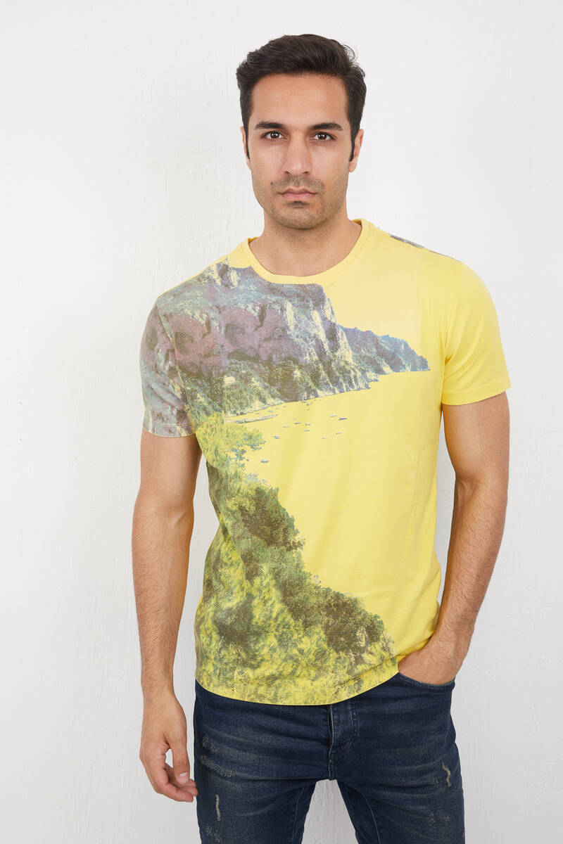 Mountain and Sea Printed Round Neck Men's T-Shirt