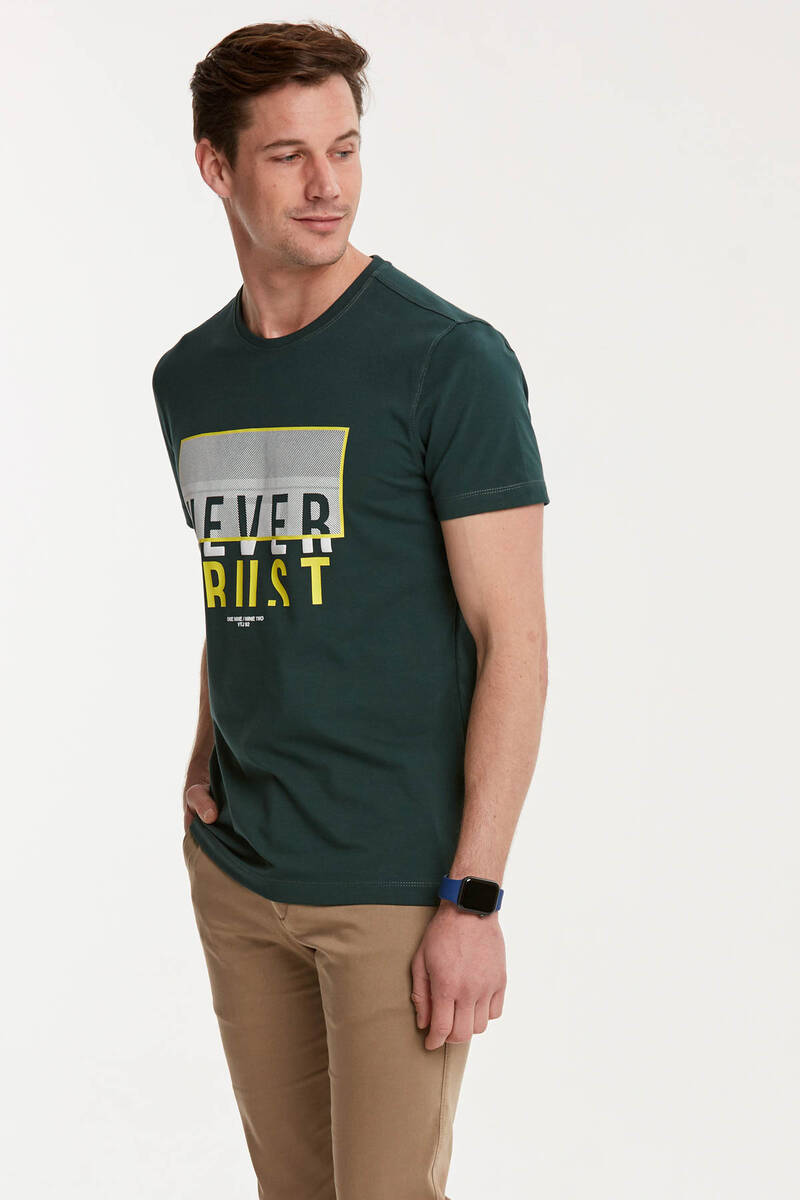 NEVER TRUST Printed Round Neck Men's T-Shirt