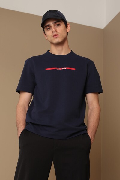 Приталенная мужская базовая футболка - Thumbnail
