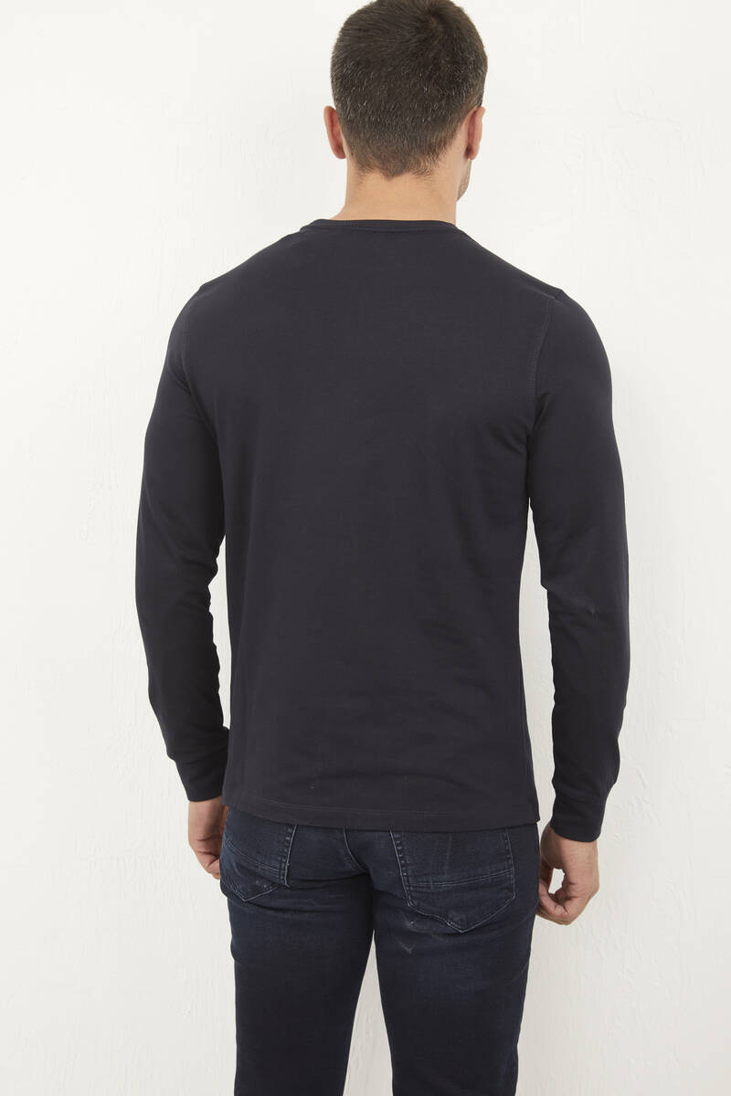 Round Neck Basic Sweatshirt
