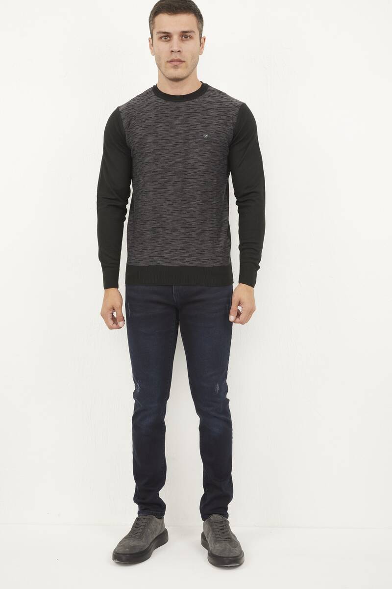 Round Neck Patterned Knitwear Sweater