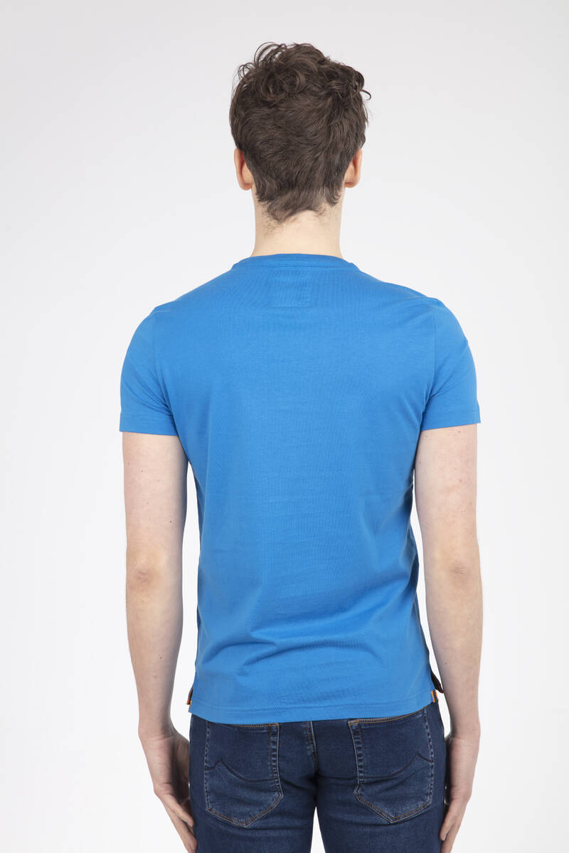 Синяя мужская футболка с круглым вырезом с вышивкой